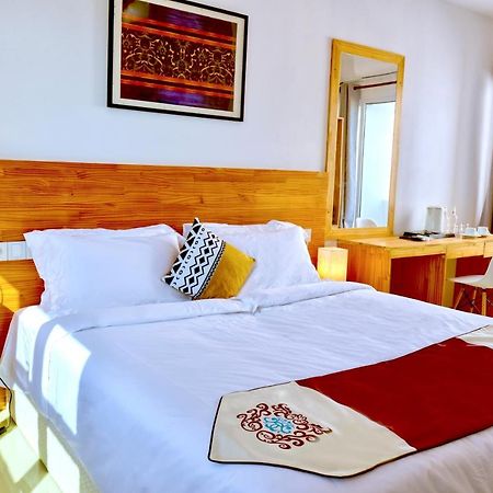 Island Ambience Hotel Maafushi Exterior photo